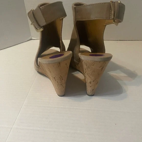 Nine West wedge sandals open toe red patent cork heel suede like upper size 8.5 - Picture 4 of 11
